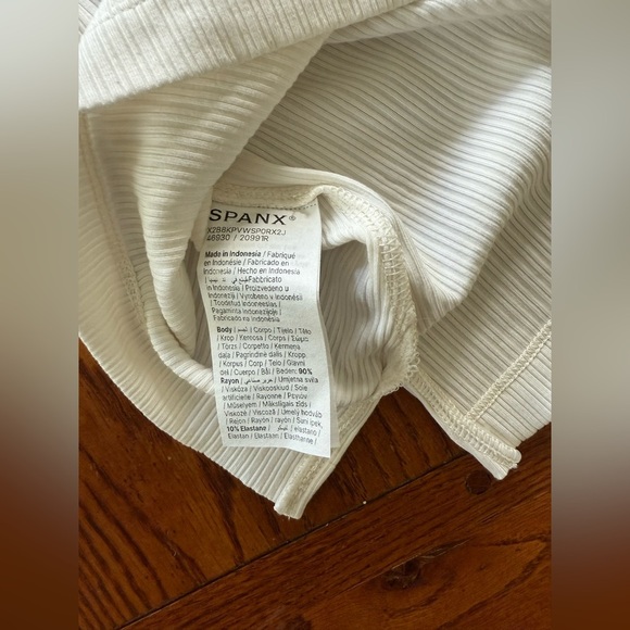 🆕 SPANX Cream Ribbed Polo Top - Picture 7 of 8